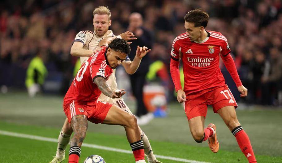 54岁瓜帅仰天长叹：曼城4失良机放生蓝军！金球先生暴怒：本该4-0