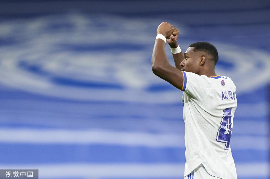 因试图殴打东契奇，施罗德遭停赛！NBA为何时隔13天才宣布处罚？