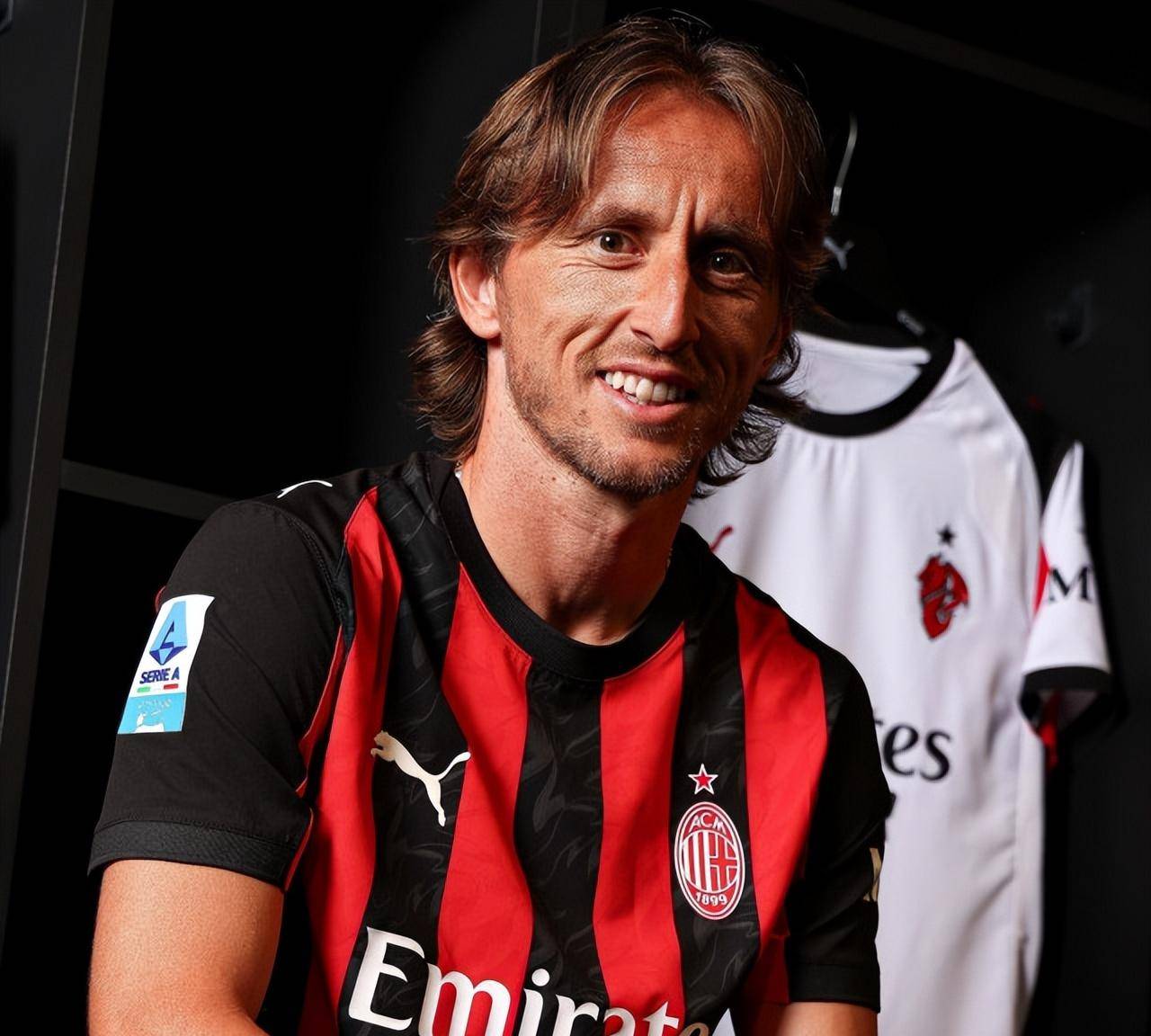 德甲前瞻：残阵法兰克福死磕多特，攻防两极对决定欧冠资格格局